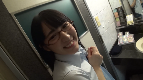ちょっとオタクでよく笑ってHなお願いも聞いてくれる眼鏡黒髪さん!性格よしこちゃんが一番!