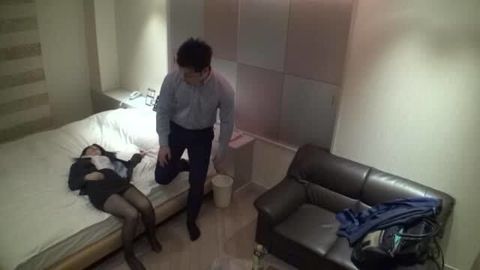 【お宝個人撮影】ヘベ●ケな同僚をホテル連れ込み***を襲ったらノリノリでフェラで仕返しされちゃったんです。【女神ｺｽﾊﾟ】
