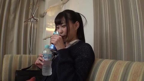 【激安セール】綺麗なOLお*さんが寝ちゃったので連れ込み中出ししちゃいました。
