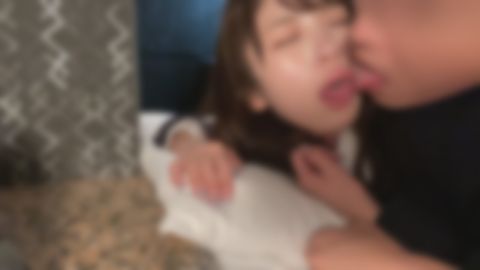 【顔出し】スレンダーちっぱい女。制服デートしてホテルでやりまくり中出し