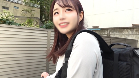 【会えたらラッキー!?奇跡の配達員】Gカップアイドル級美女 配達そのままに交渉ハメ撮り