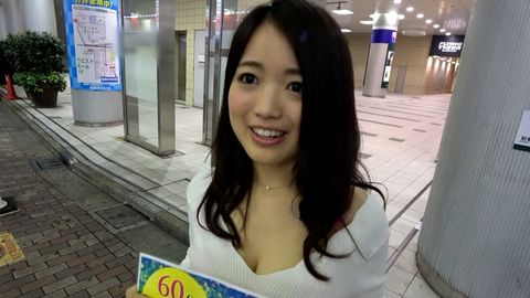 黒髪清純派ガールズバー店員みゆちゃん(20)東京に夢見て上京！田舎で鍛えた桃尻でエッチした人数1000人越えの淫乱痴女！セックスすろとエロさ爆発の騎乗位炸裂！