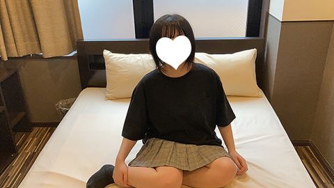 ふゆ18歳・生・顔射。声も小さいキョドりまくりの童顔ちゃん。30歳上のおじさんと付き合う宣言！（011）