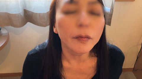 【個人撮影】※完全顔出し※49歳エロすぎる美熟女が初デートで夢のような即尺と即アナル舐めとごっくん！【池袋◯武百貨店勤務】