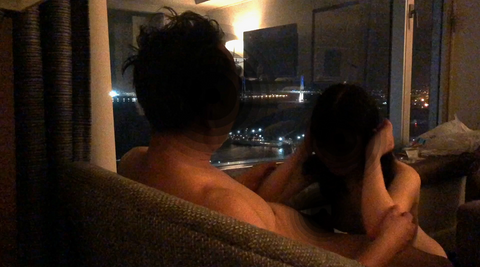 未公開動画（海の夜景の見えるホテルのソファで、テンション上がった美女が、馬乗りしながら腰をフリフリ