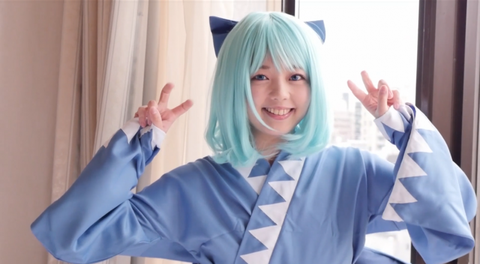 勃起したちんこを見てまんこをぐちょぐちょにして悦ぶ妖精コスプレ美女