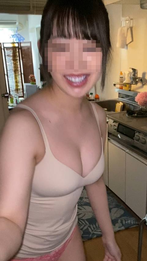 【再販】新橋OL　巨乳(25)　******で600ｍ圏内にいたヤリマンOLと待ち合わせ。部屋に誘われぷるぷる弾むオパイで誘惑。年下**竿を悦び***り喰らう