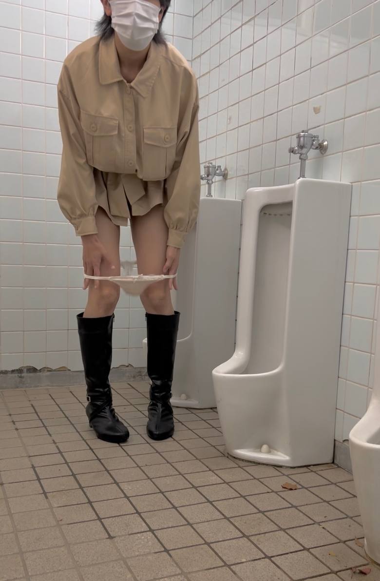 女装　ペニス露出 