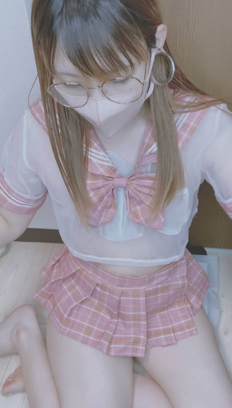 無修正　ピアス　クリ 性器ピアスをつけたメガネっ*のガチのクリオナ自撮り FC2-PPV-4025249