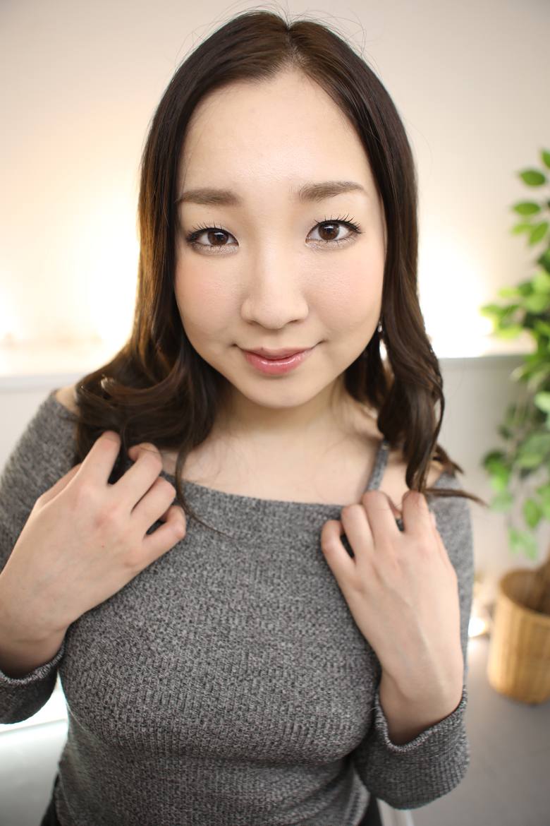 FC2-PPV-4465208 主観ニーハイブーツフェチ 美脚とムッチリ太ももの藤にいな